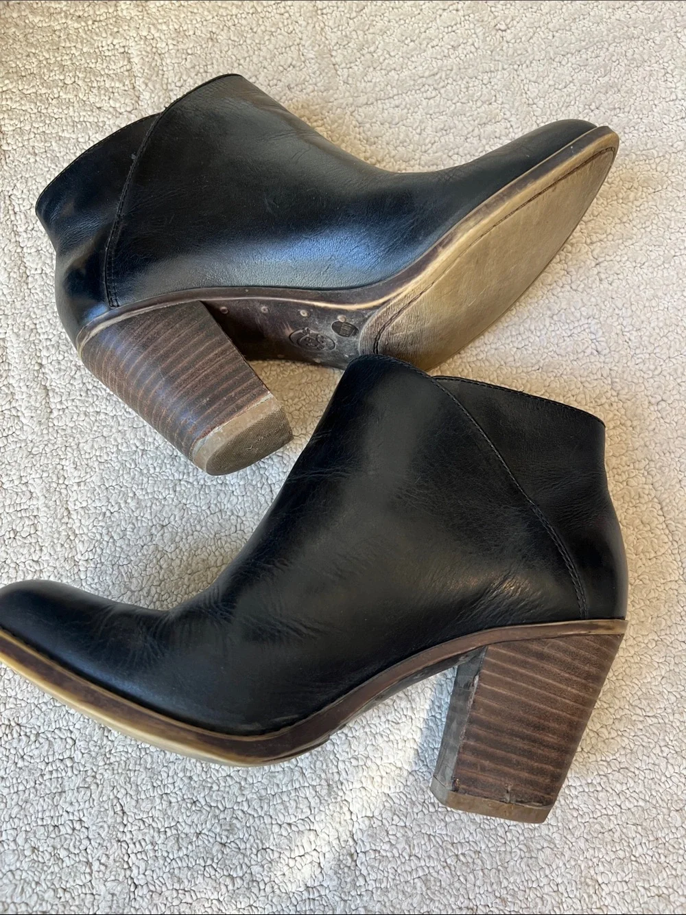 Lucky Brand Black Leather Ankle Booties with Block Heel - Picture 3 of 10